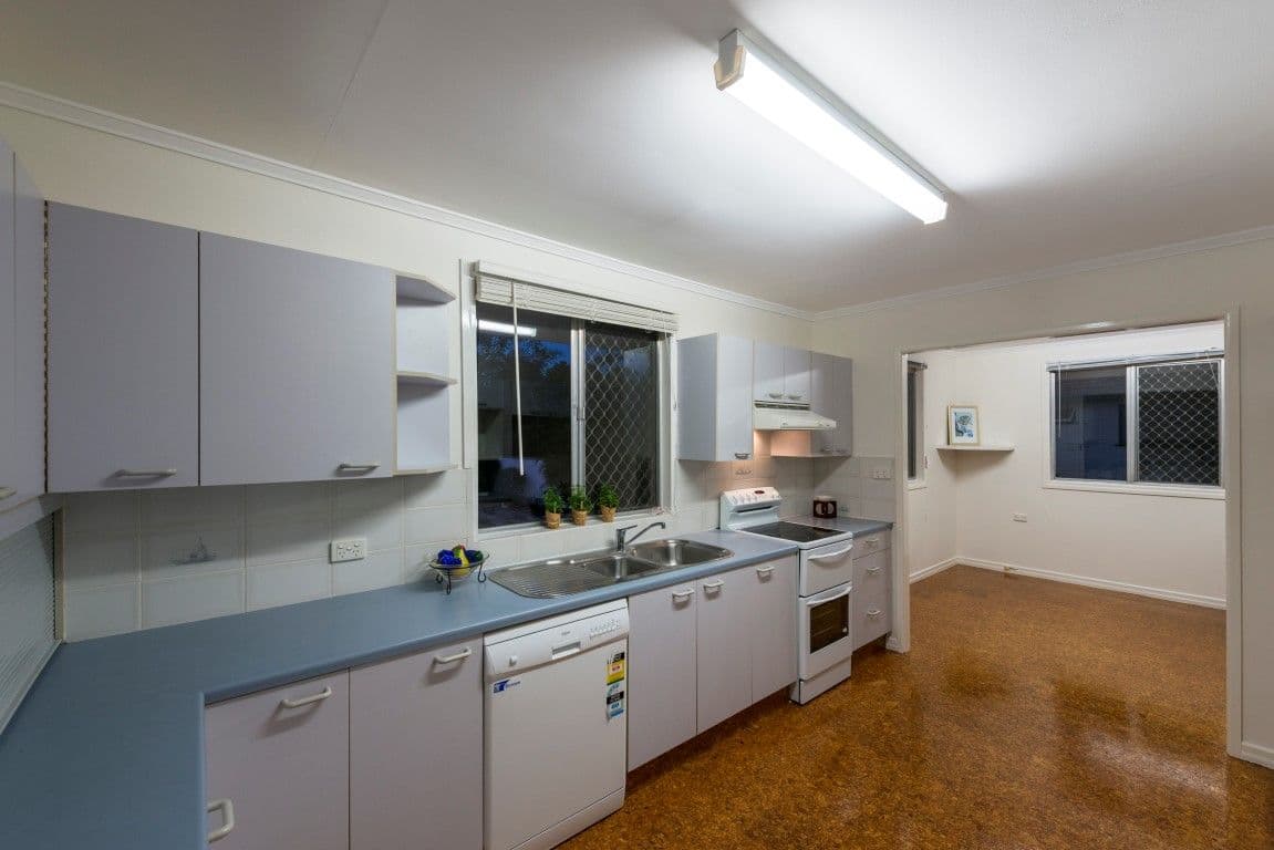3 Olroy Street, HOLLAND PARK QLD 4121, Holland Park - Thumbnail 4