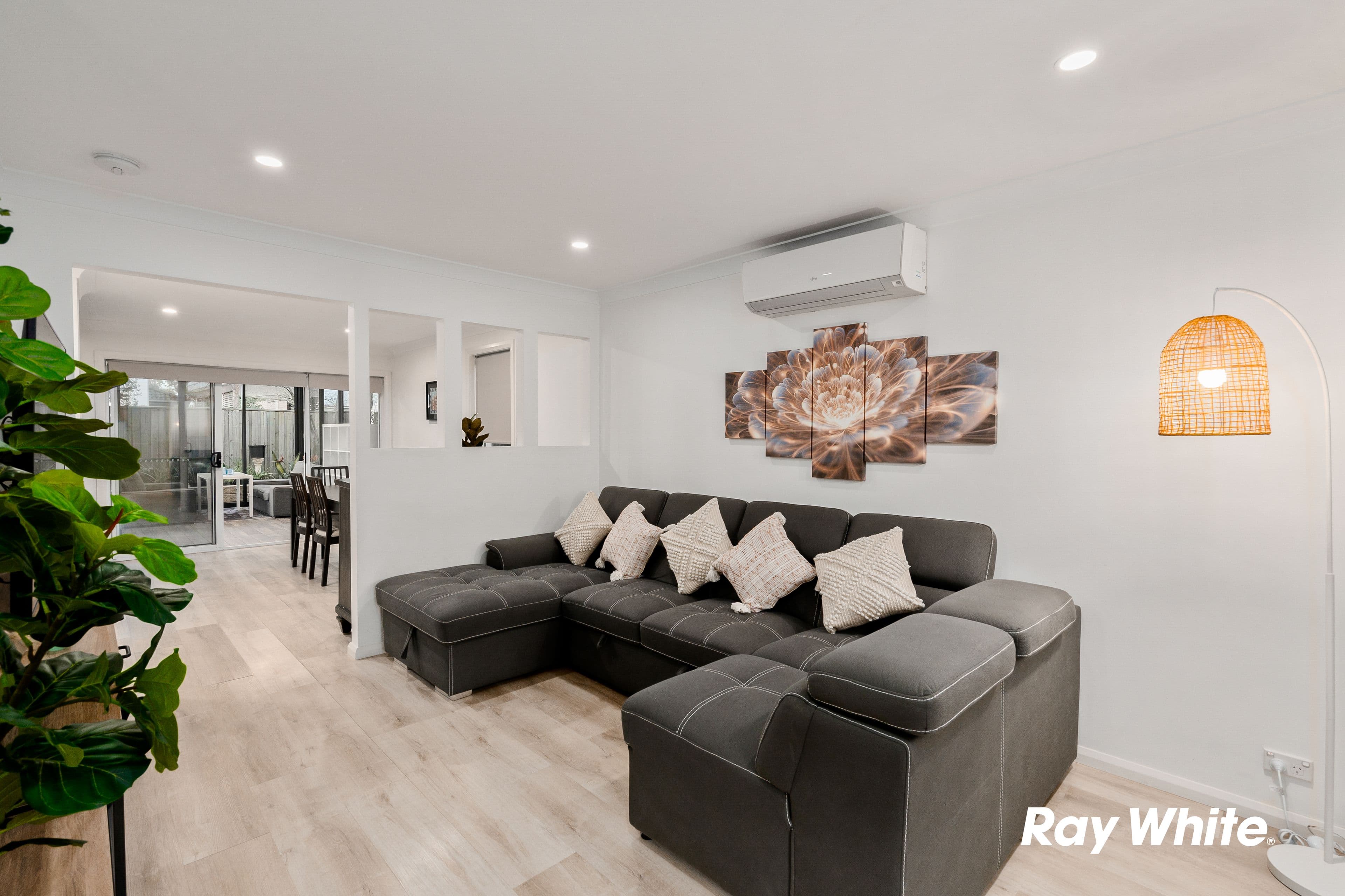 8 Rushden Way, Stanhope Gardens NSW 2768, Stanhope Gardens - Thumbnail 2