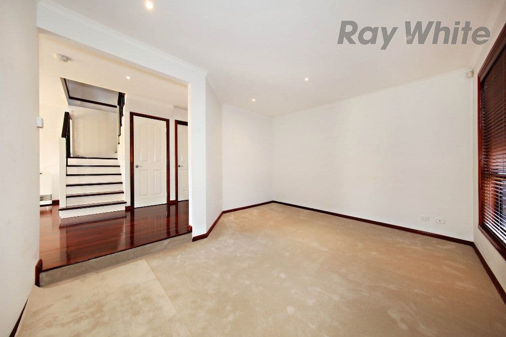 10 Windle Court, Point Cook VIC 3030, Point Cook - Thumbnail 2