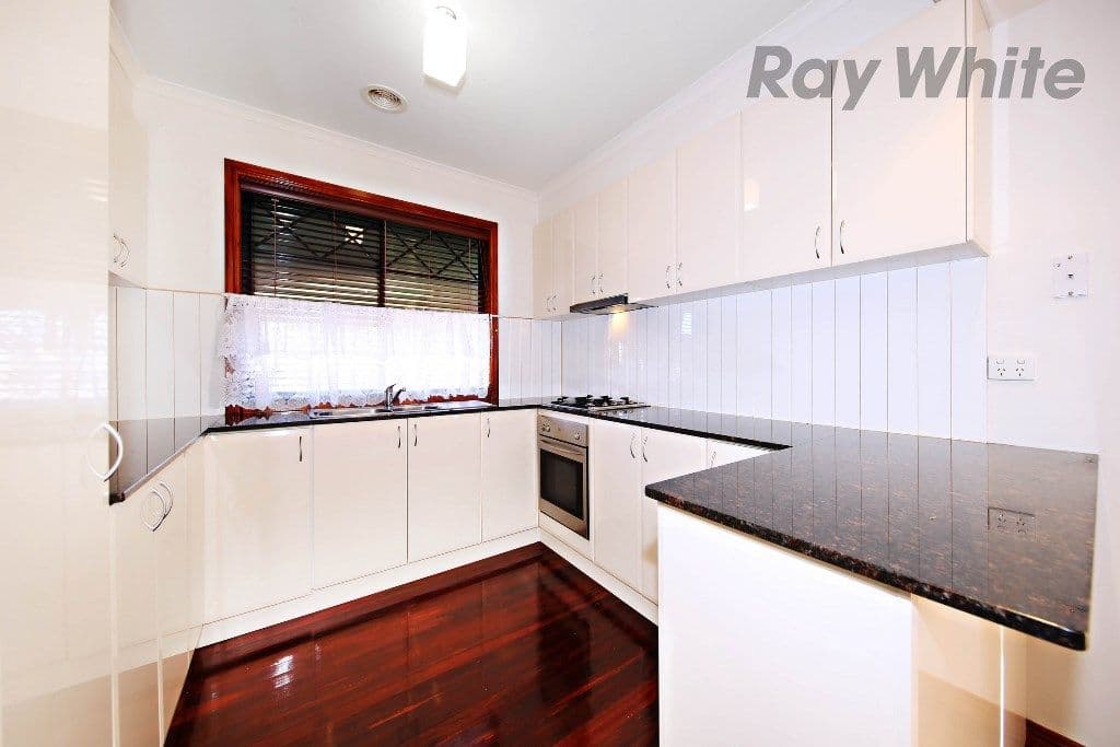 10 Windle Court, Point Cook VIC 3030, Point Cook - Thumbnail 3
