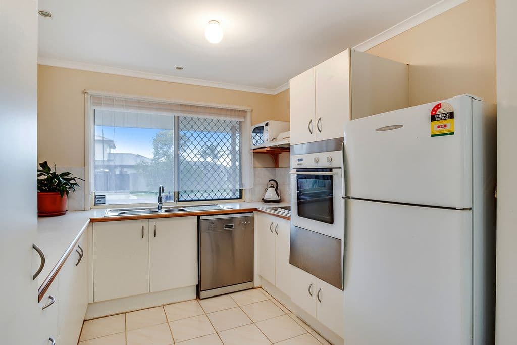 14 Cumberland Drive, Varsity Lakes QLD 4227, Varsity Lakes - Thumbnail 3