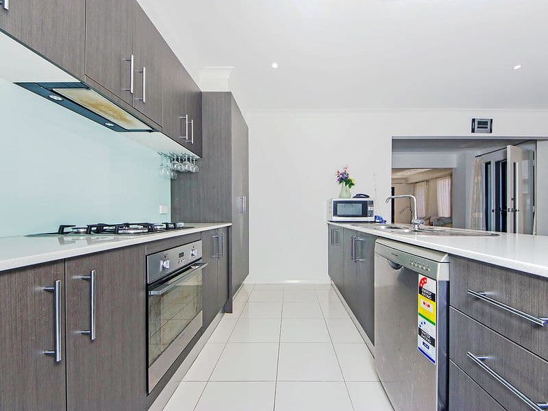 15 Regent Close, BURNSIDE HEIGHTS VIC 3023, Burnside Heights - Thumbnail 7