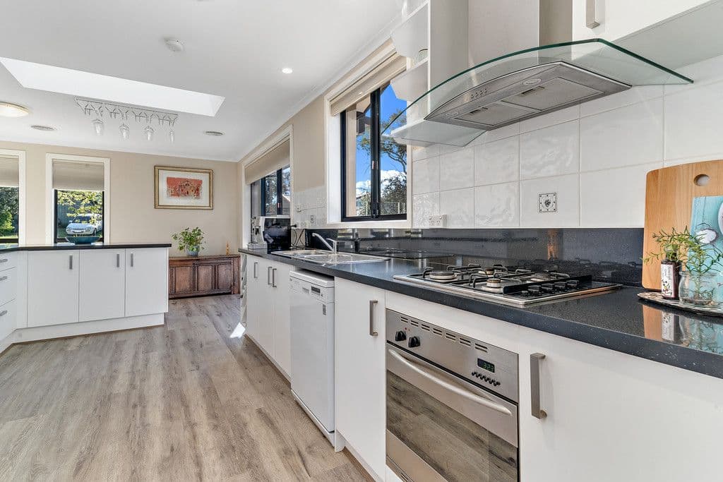 4 Molloy Crescent, Cook ACT 2614, Cook - Thumbnail 3