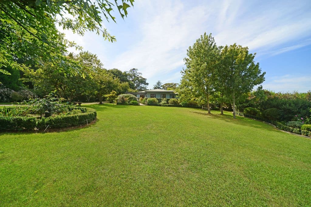 562 Ellsmore Road, Exeter - Thumbnail 2