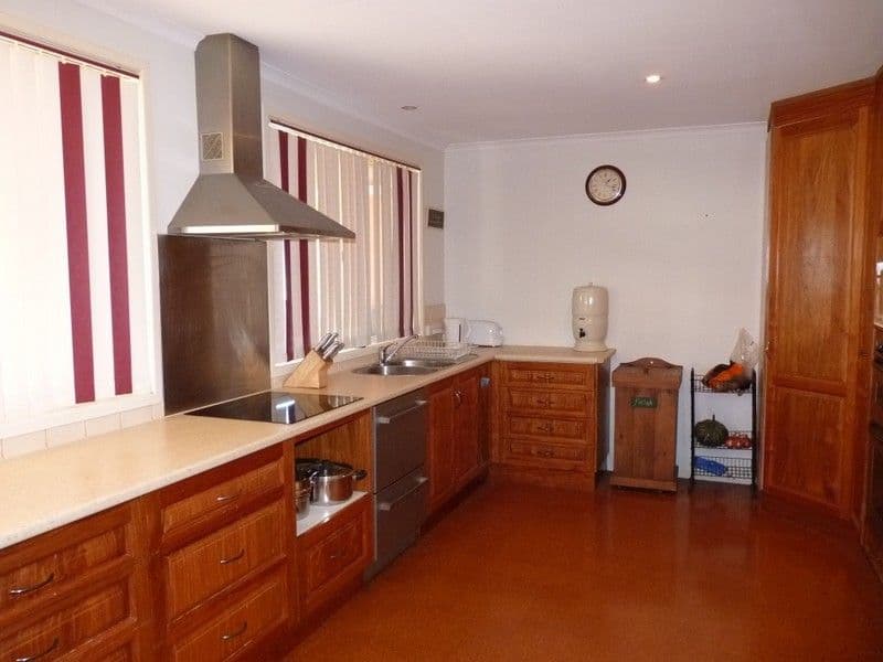 18 THOMAS Street, MERINGANDAN WEST QLD 4352, Meringandan West - Thumbnail 3