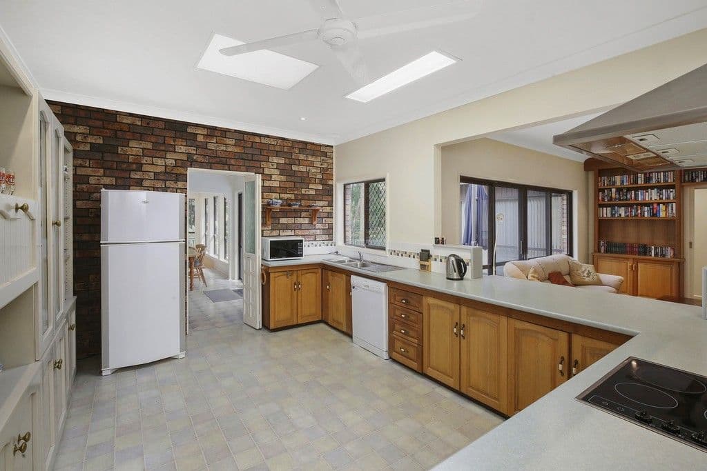 33 Calantha Drive, Wyoming - Thumbnail 3