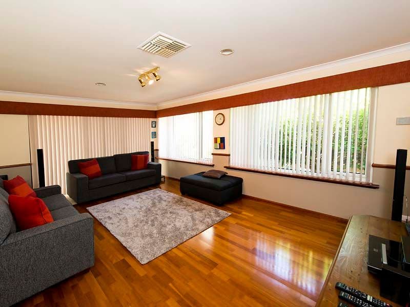 2 Lacombe Court, CANNING VALE WA 6155, Canning Vale - Thumbnail 3