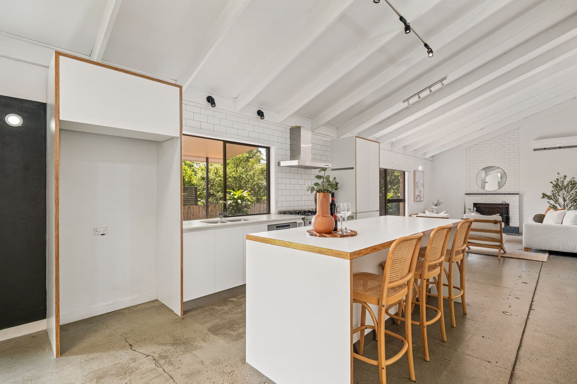 39 Rowena Street, Kenmore QLD 4069, Kenmore - Thumbnail 4