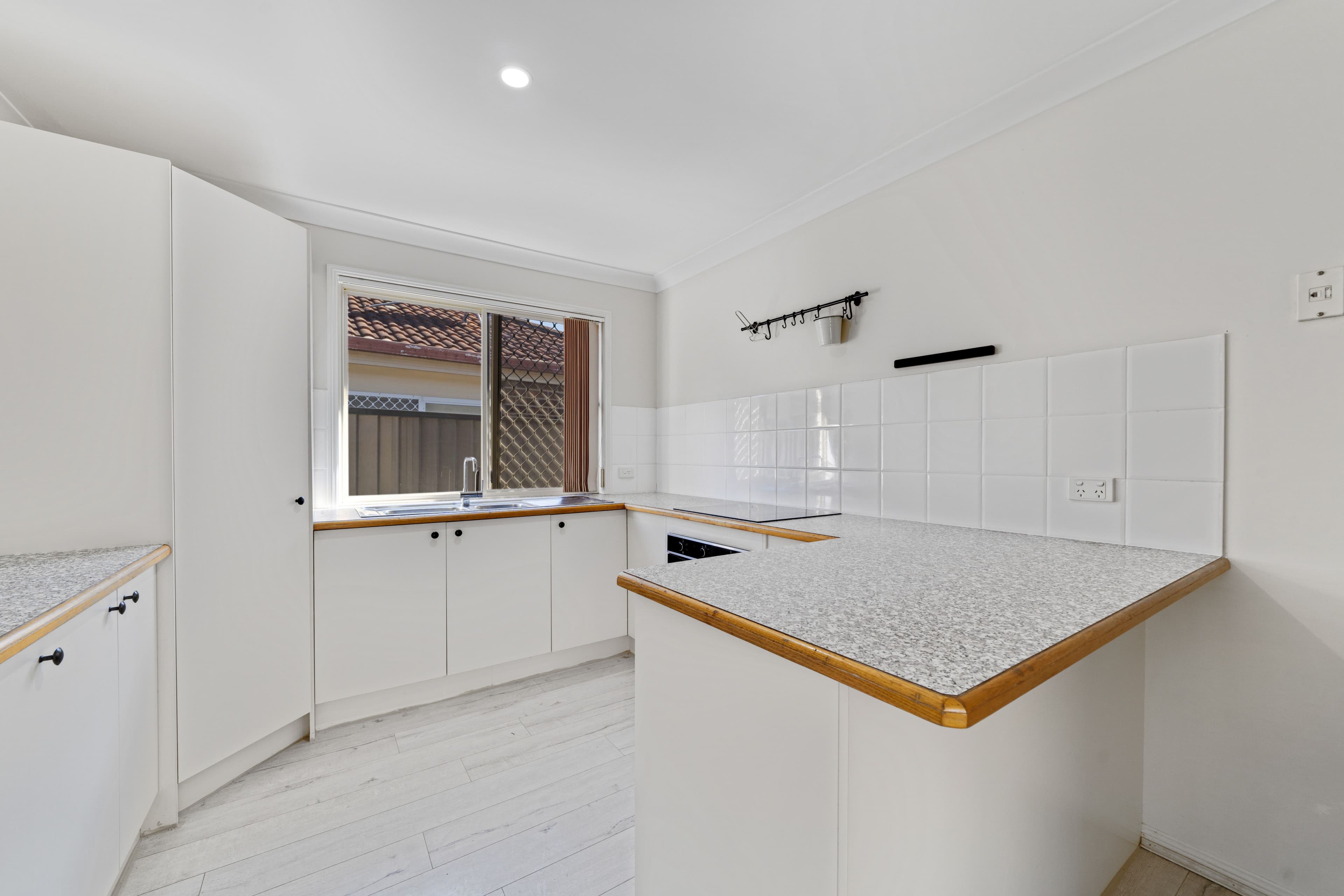 4 Jonath Court, Edens Landing QLD 4207, Edens Landing - Thumbnail 2