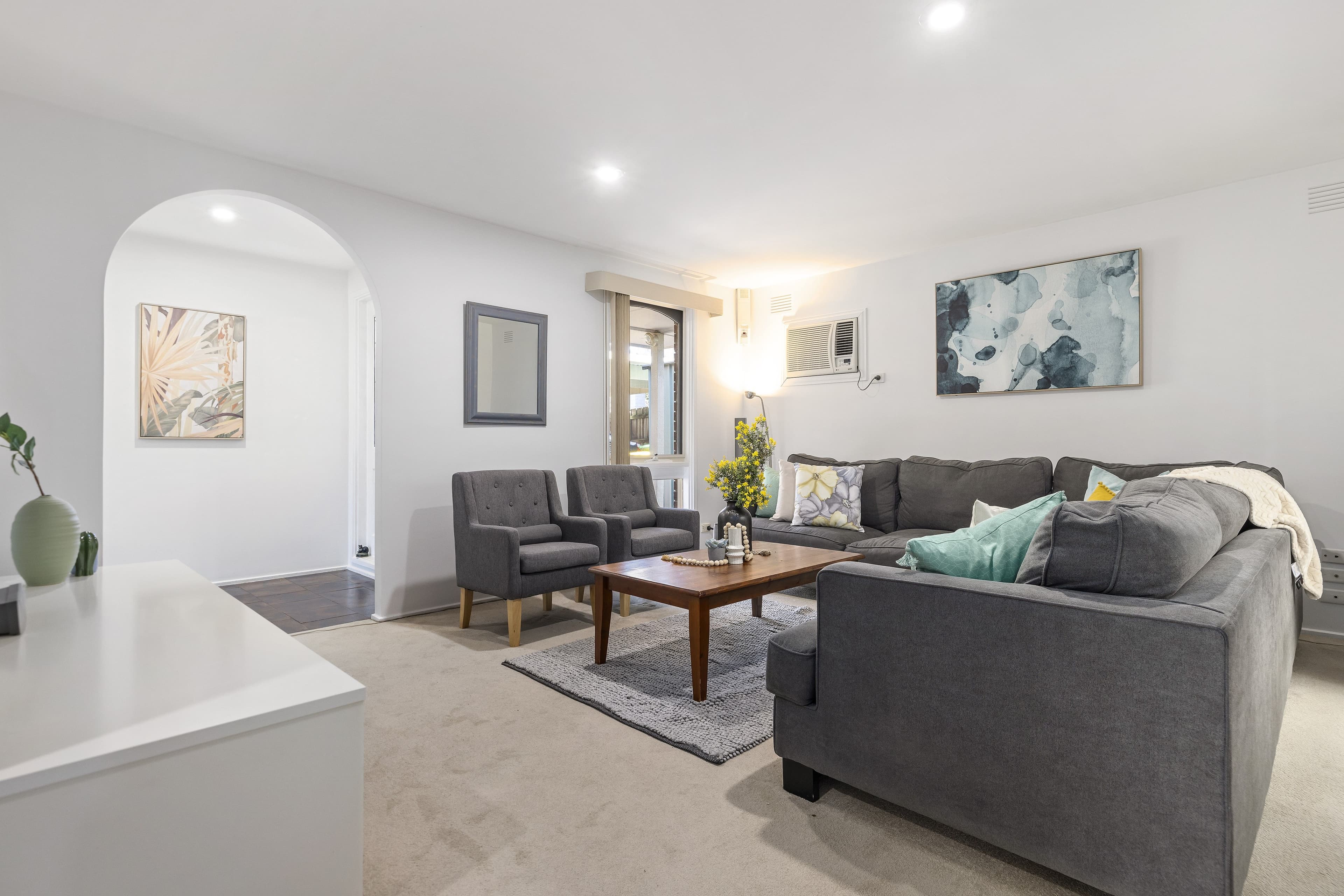 54 Collendina Crescent, Scoresby VIC 3179, Scoresby - Thumbnail 2