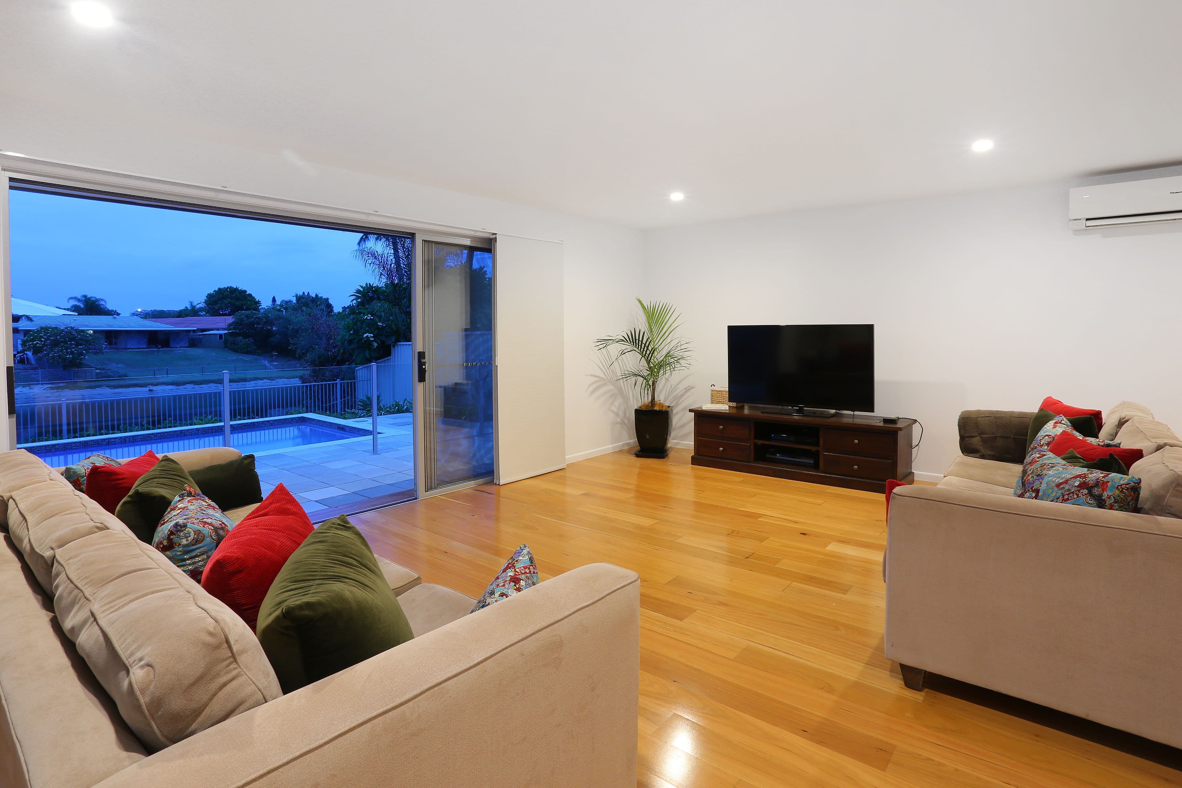 46 Alec Avenue, Mermaid Waters QLD 4218, Mermaid Waters - Thumbnail 7