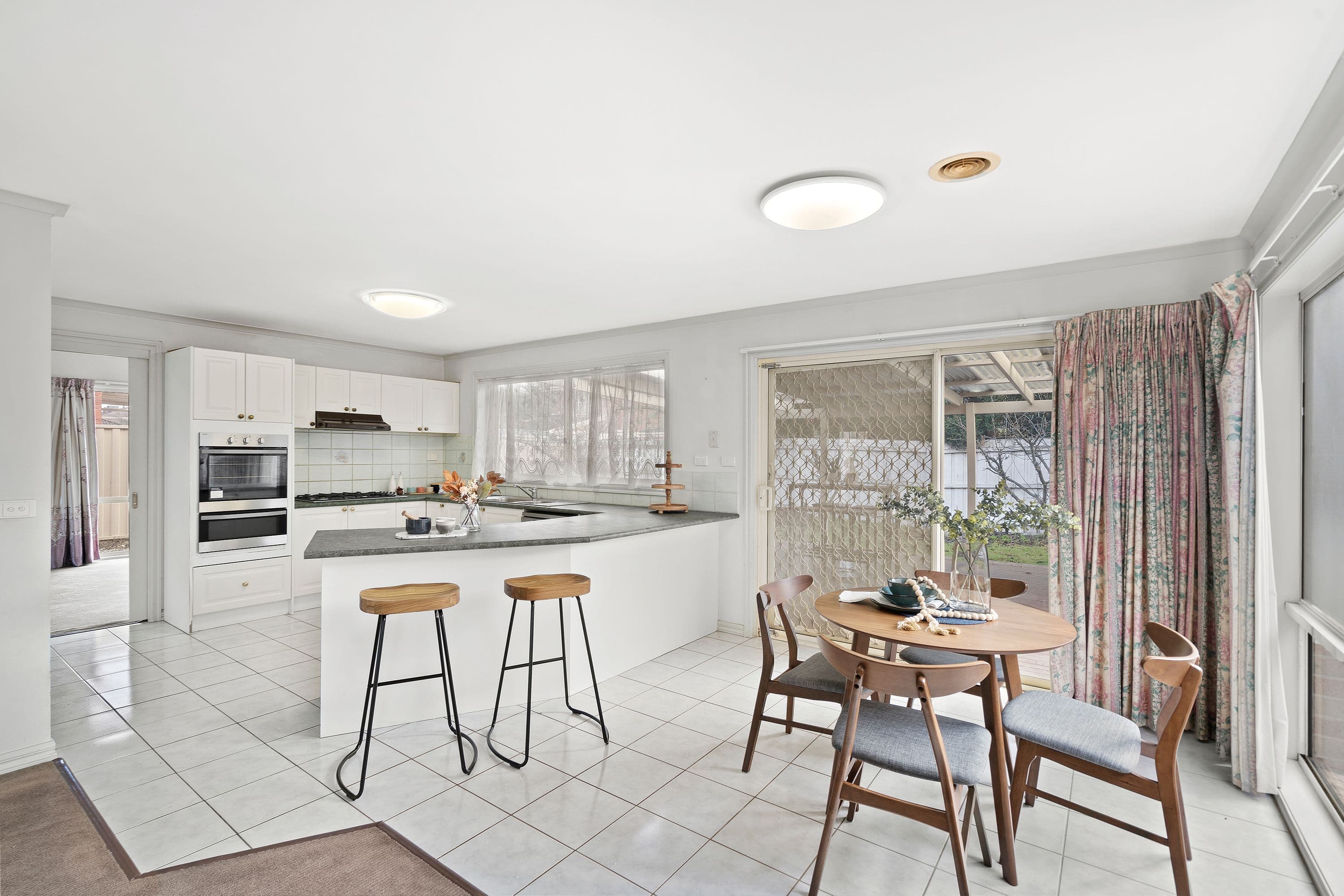 8 Mosman Close, Wantirna South VIC 3152, Wantirna South - Image 1