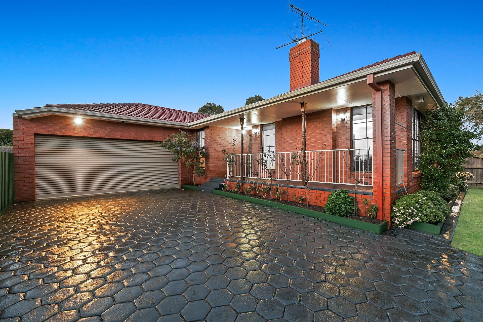 1 Murndal Court, Berwick VIC 3806, Berwick - Thumbnail 2