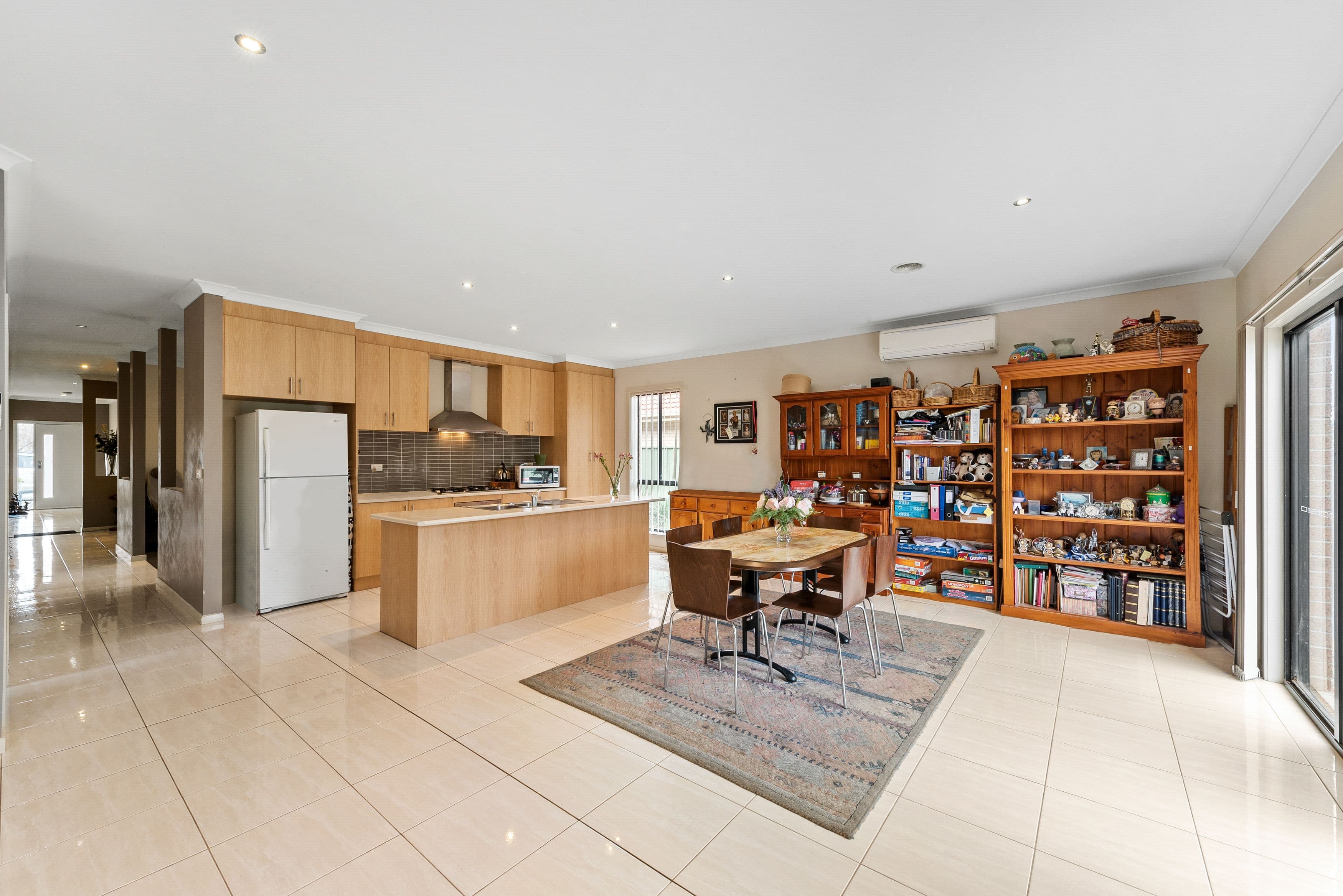 13 Lambertia Loop, Caroline Springs VIC 3023, Caroline Springs - Thumbnail 2