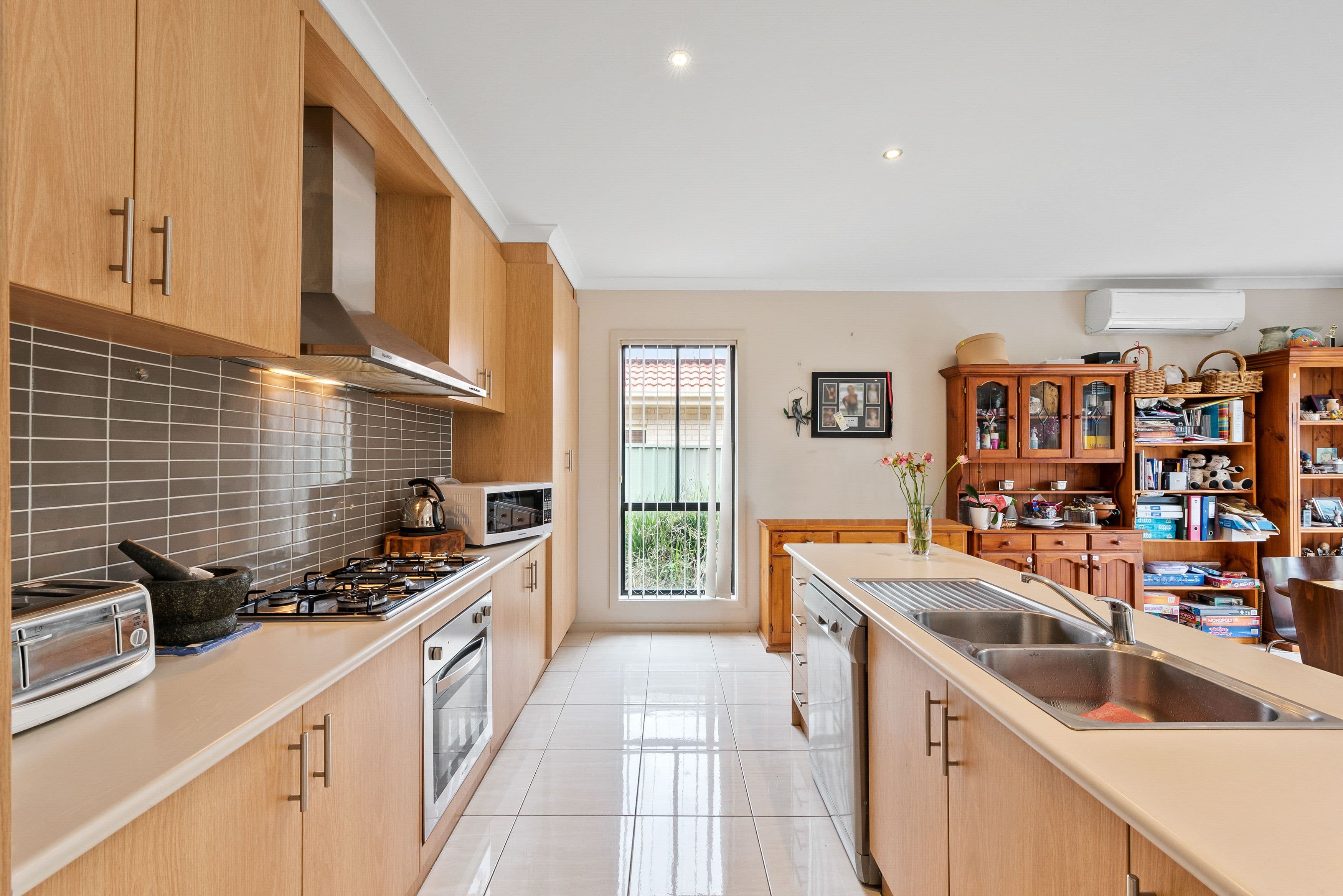 13 Lambertia Loop, Caroline Springs VIC 3023, Caroline Springs - Thumbnail 3