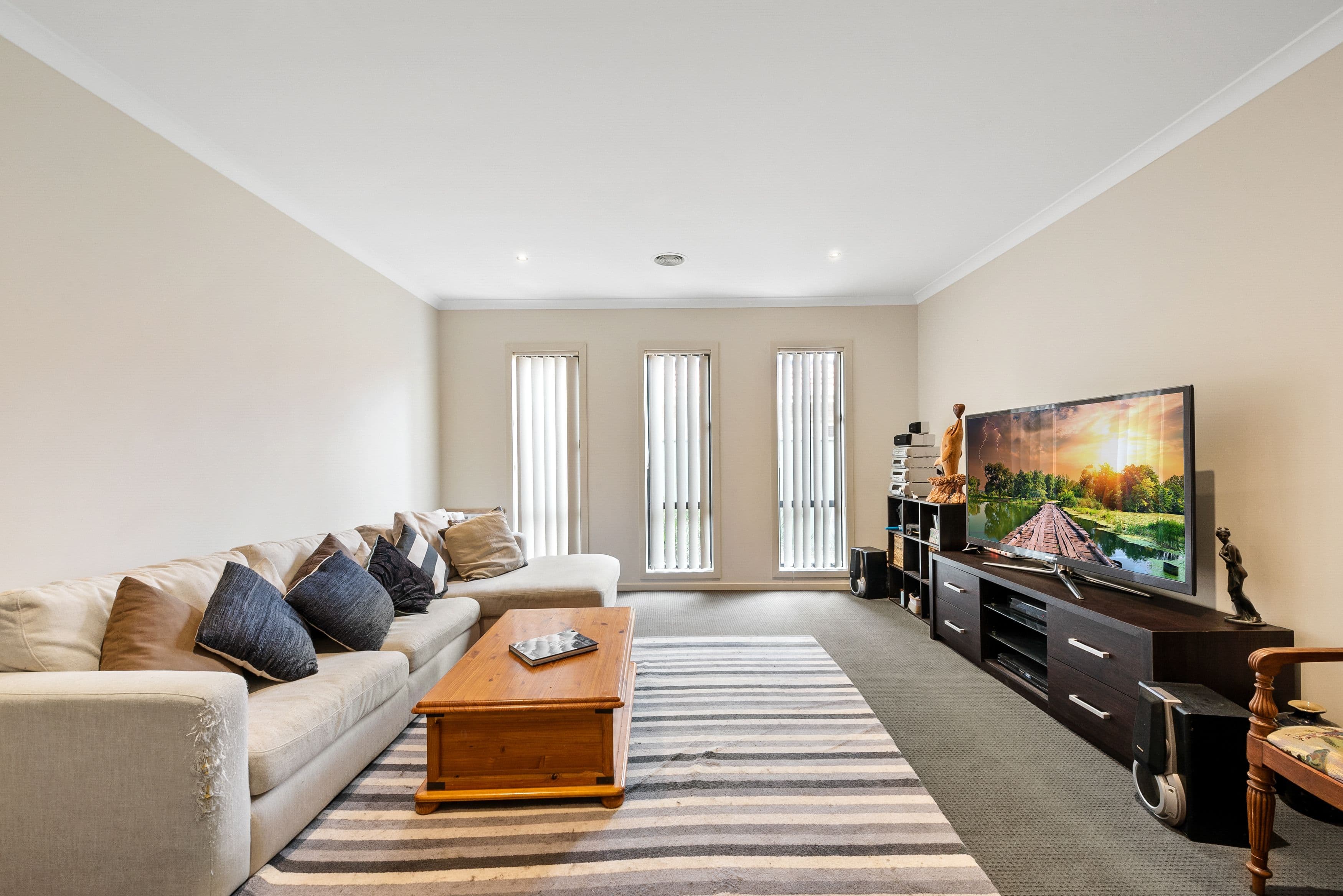 13 Lambertia Loop, Caroline Springs VIC 3023, Caroline Springs - Thumbnail 4