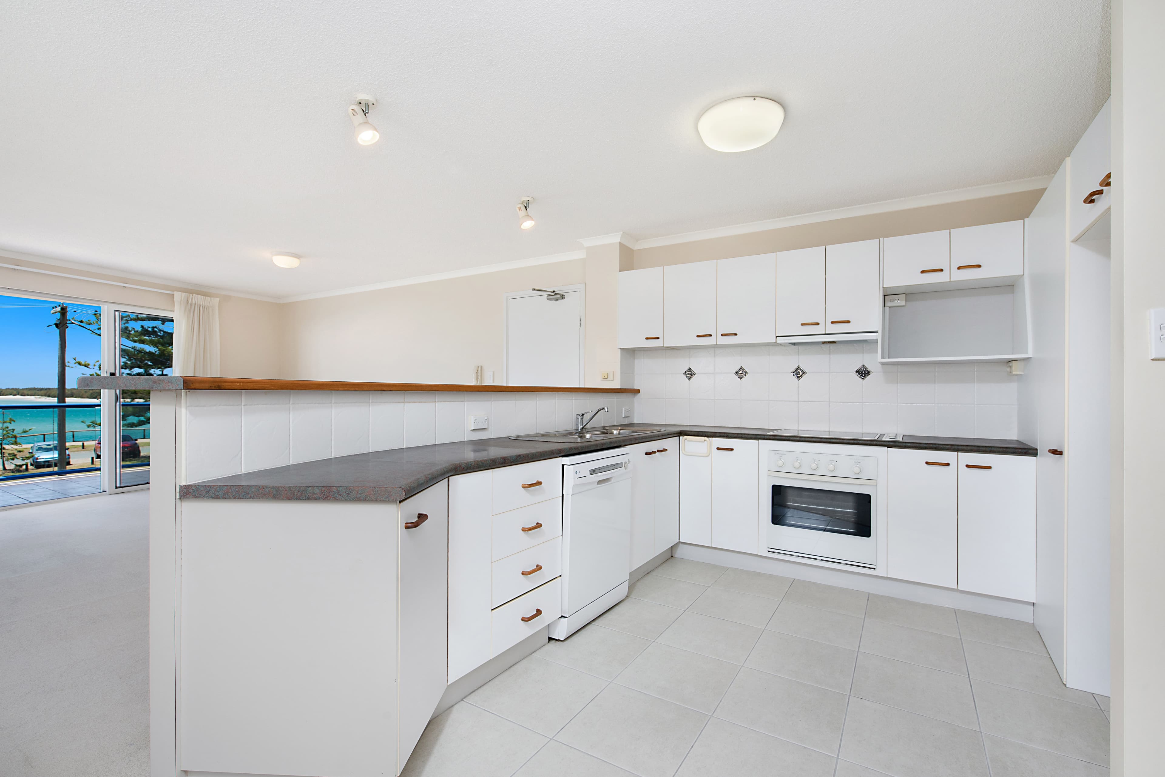 27 Landsborough Parade, Golden Beach QLD 4551, Golden Beach - Thumbnail 3