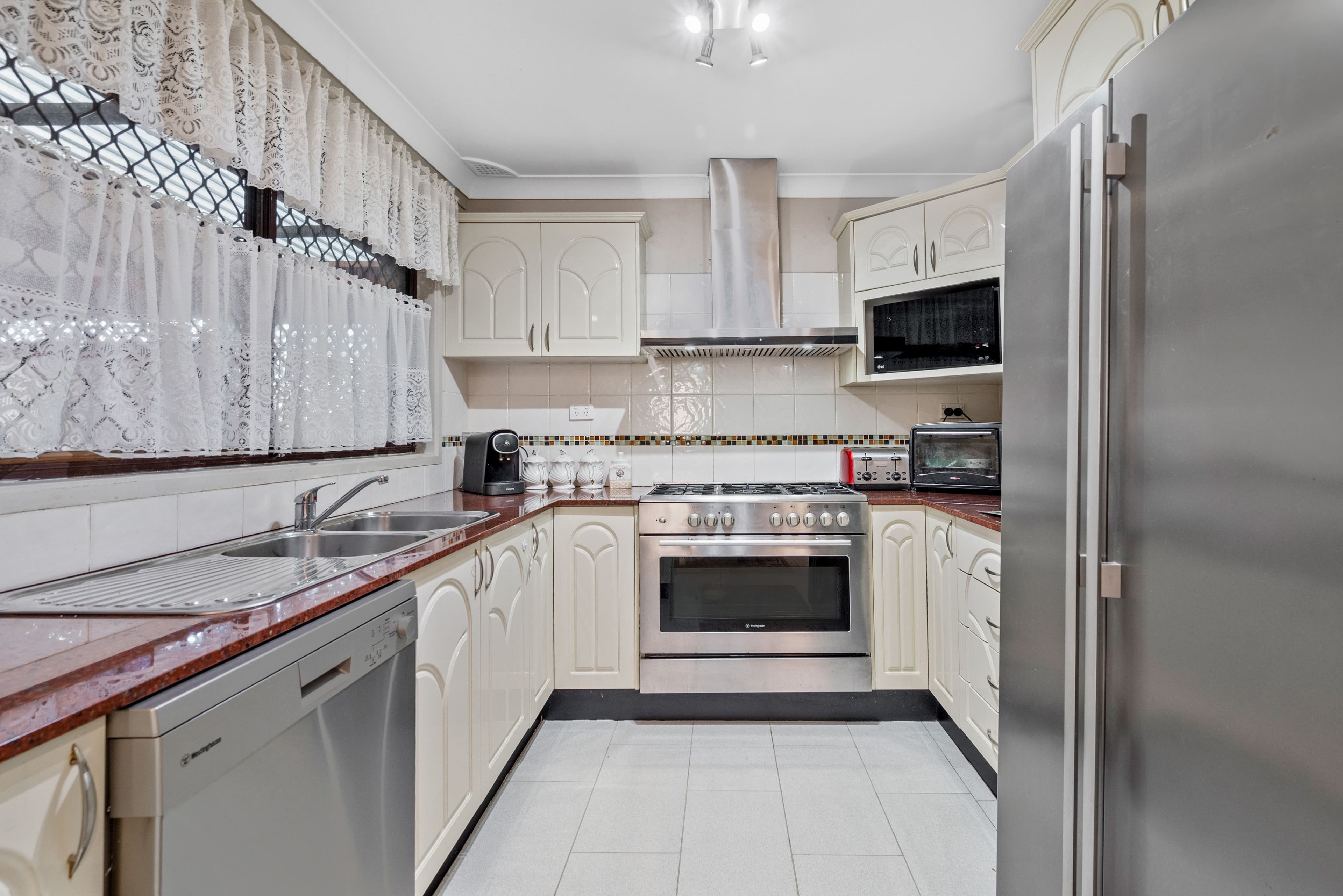 38 Gentian Avenue, Macquarie Fields NSW 2564, Macquarie Fields - Thumbnail 4