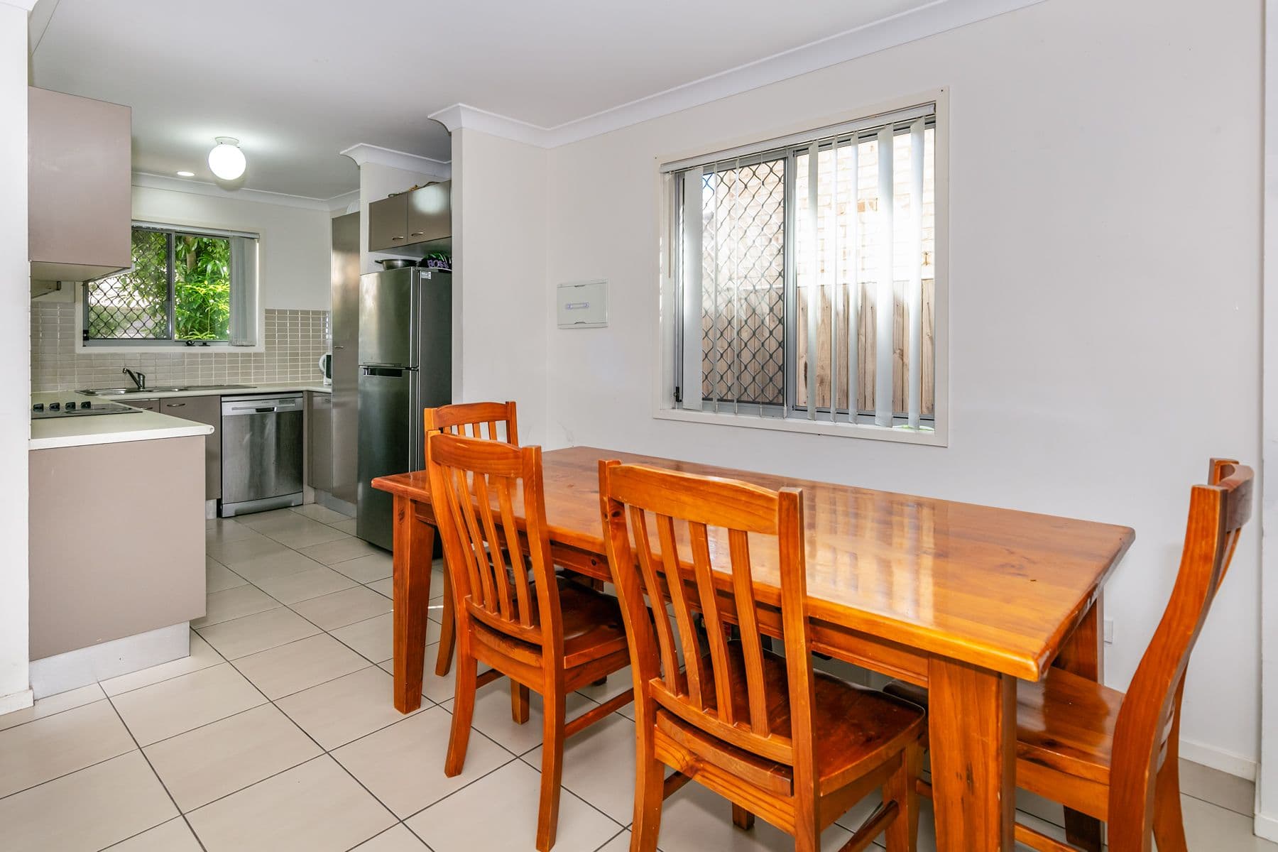 45 Defiance Road, Woodridge QLD 4114, Woodridge - Thumbnail 3