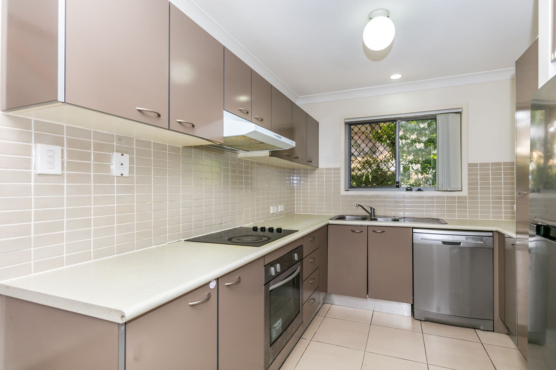 45 Defiance Road, Woodridge QLD 4114, Woodridge - Thumbnail 5