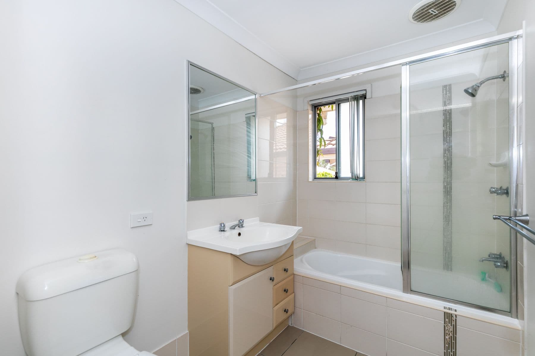 45 Defiance Road, Woodridge QLD 4114, Woodridge - Thumbnail 8