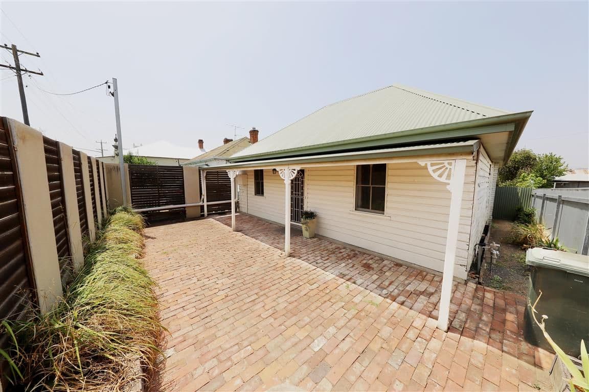 62 Capper Street, Tumut - Thumbnail 2