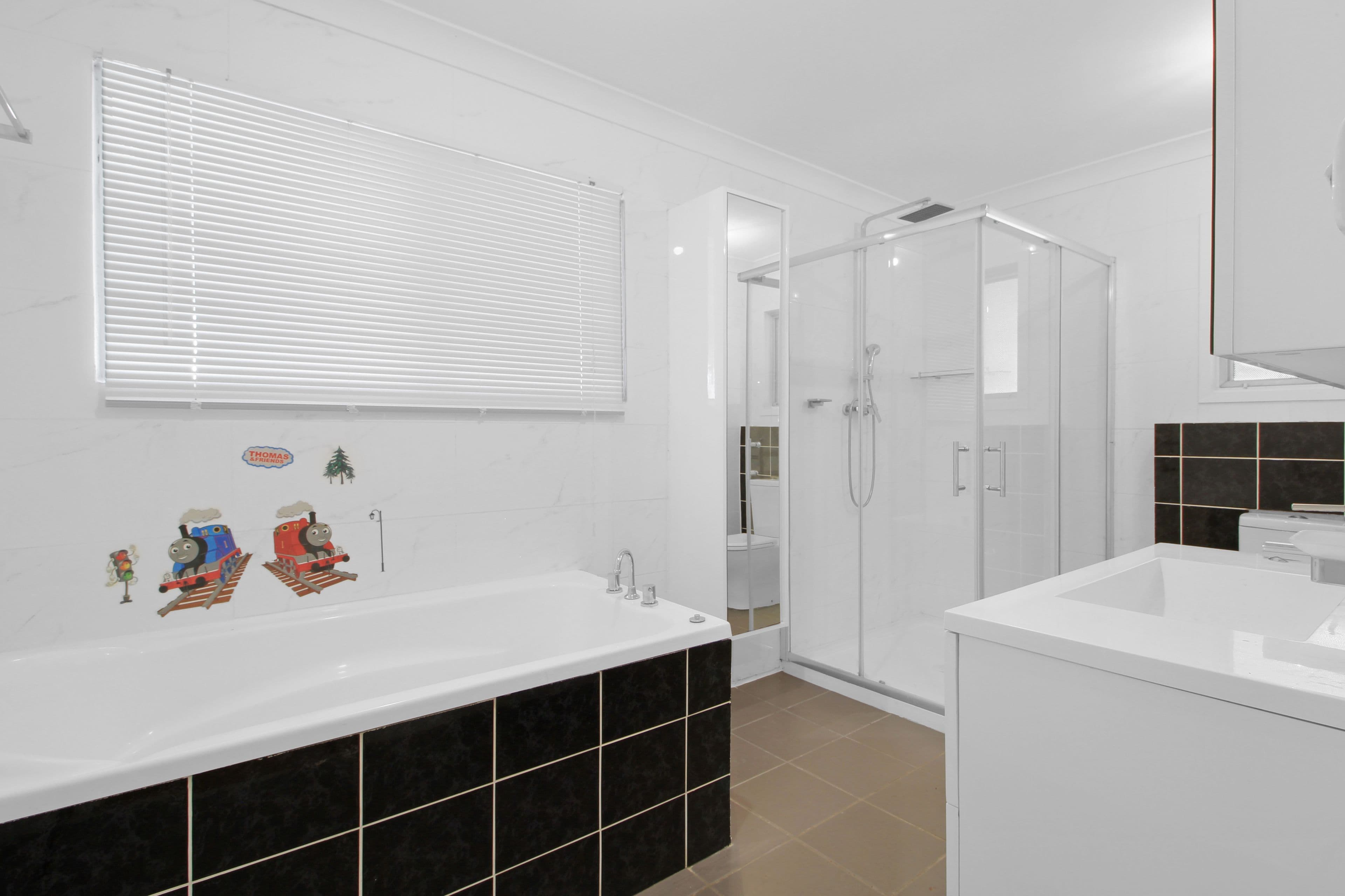 11 Myrtle Street, Renmark SA 5341, Renmark - Thumbnail 5