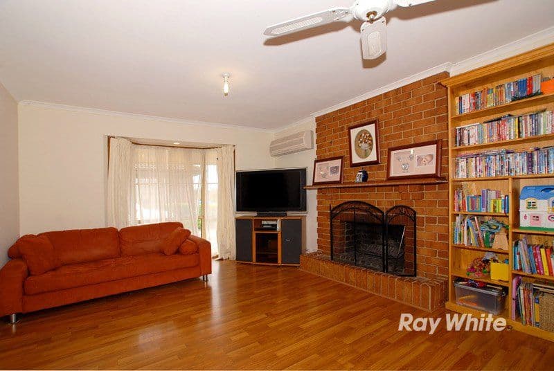 111 Gipps Crescent, CRANBOURNE VIC 3977, Cranbourne North - Thumbnail 2