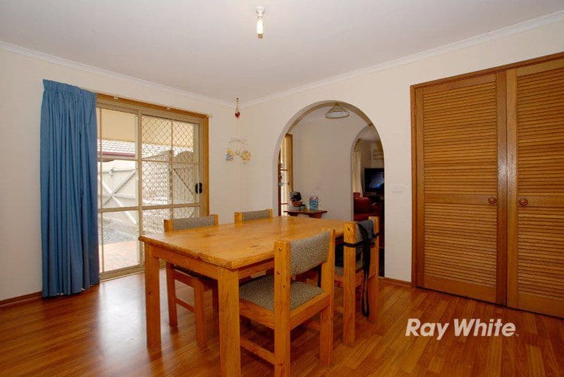111 Gipps Crescent, CRANBOURNE VIC 3977, Cranbourne North - Thumbnail 3