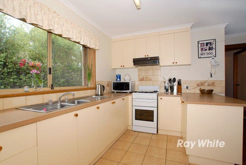111 Gipps Crescent, CRANBOURNE VIC 3977, Cranbourne North - Thumbnail 5