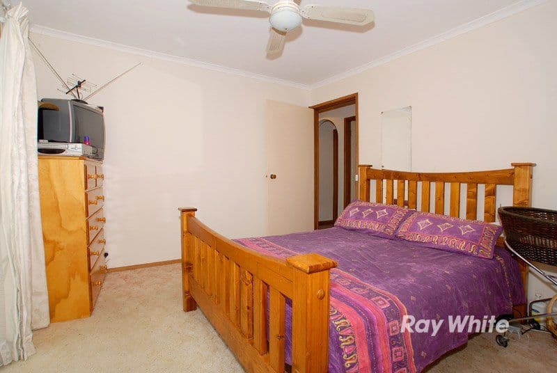 111 Gipps Crescent, CRANBOURNE VIC 3977, Cranbourne North - Thumbnail 7