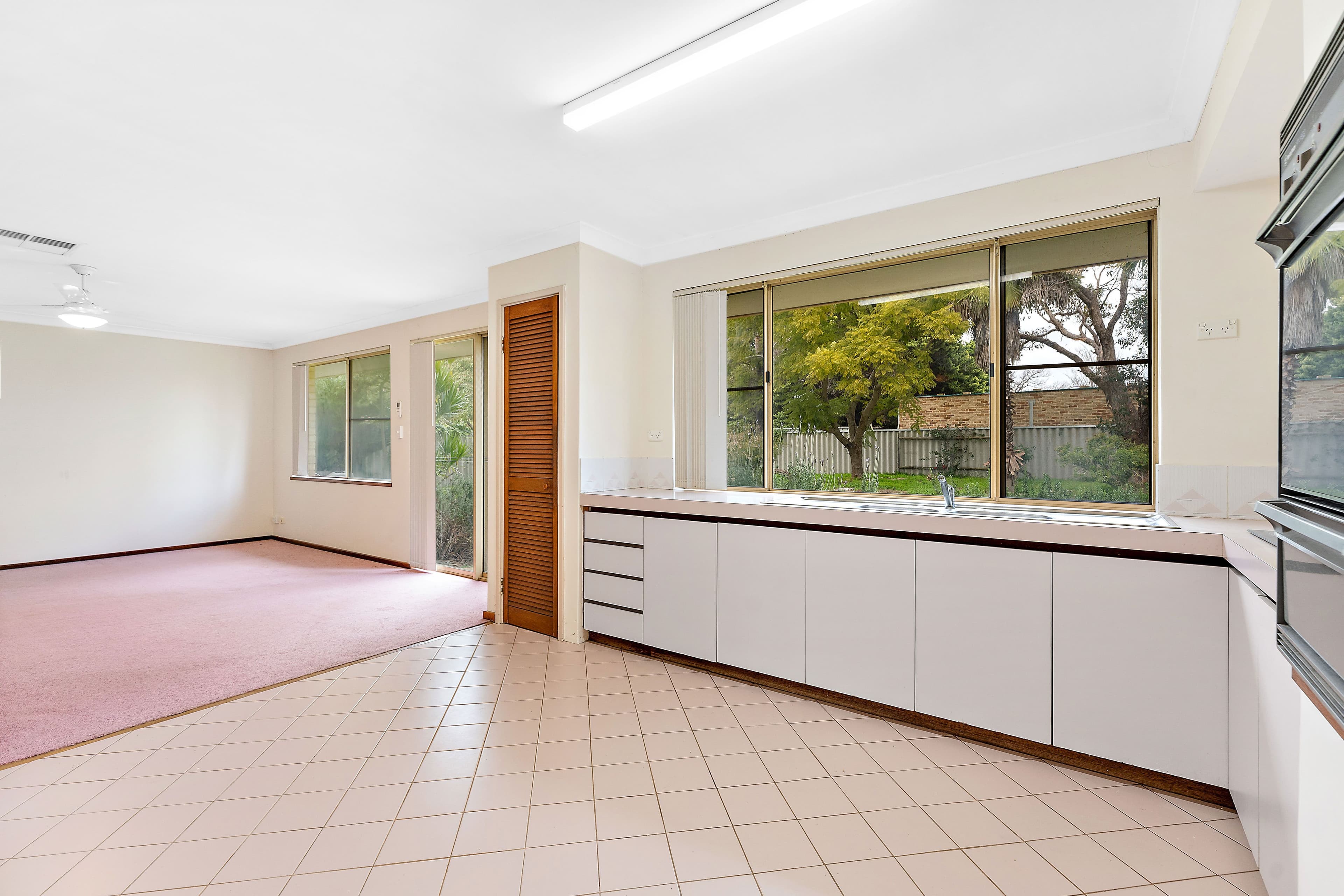 278 Summerlakes Parade, Ballajura WA 6066, Ballajura - Thumbnail 6