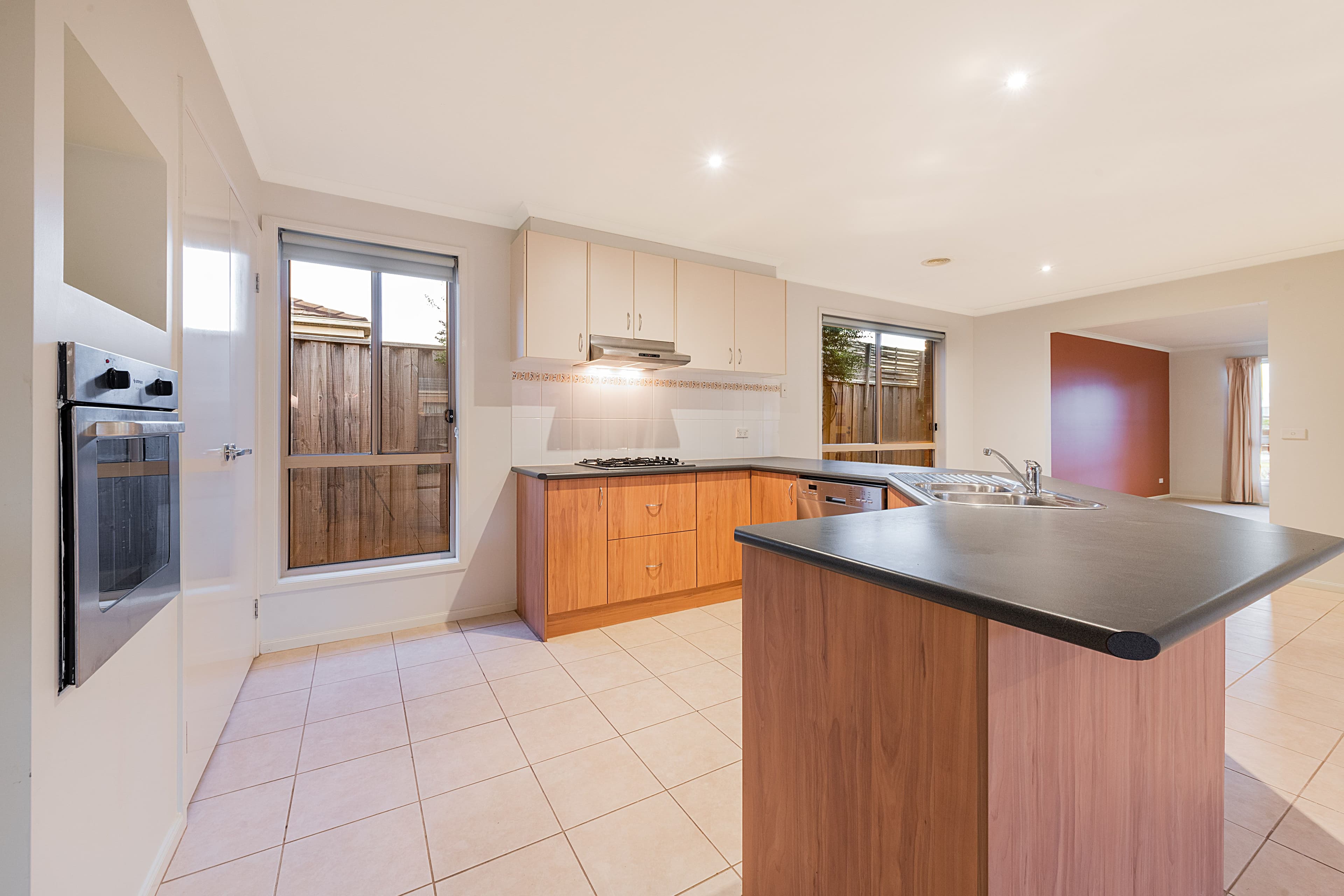 4 Flametree Circuit, Cranbourne VIC 3977, Cranbourne - Thumbnail 4