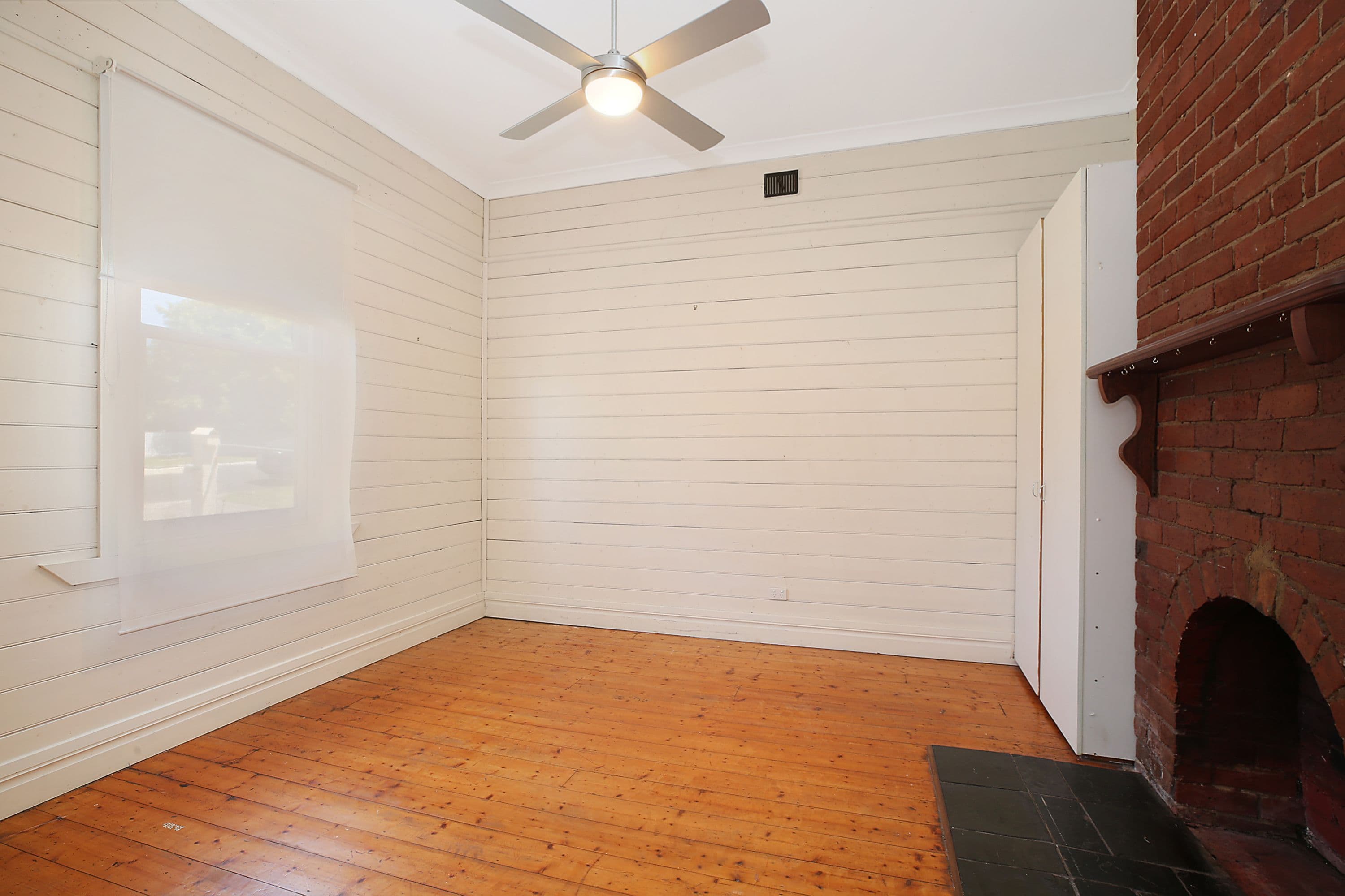 26 Robinson Street, Camperdown VIC 3260, Camperdown - Thumbnail 3