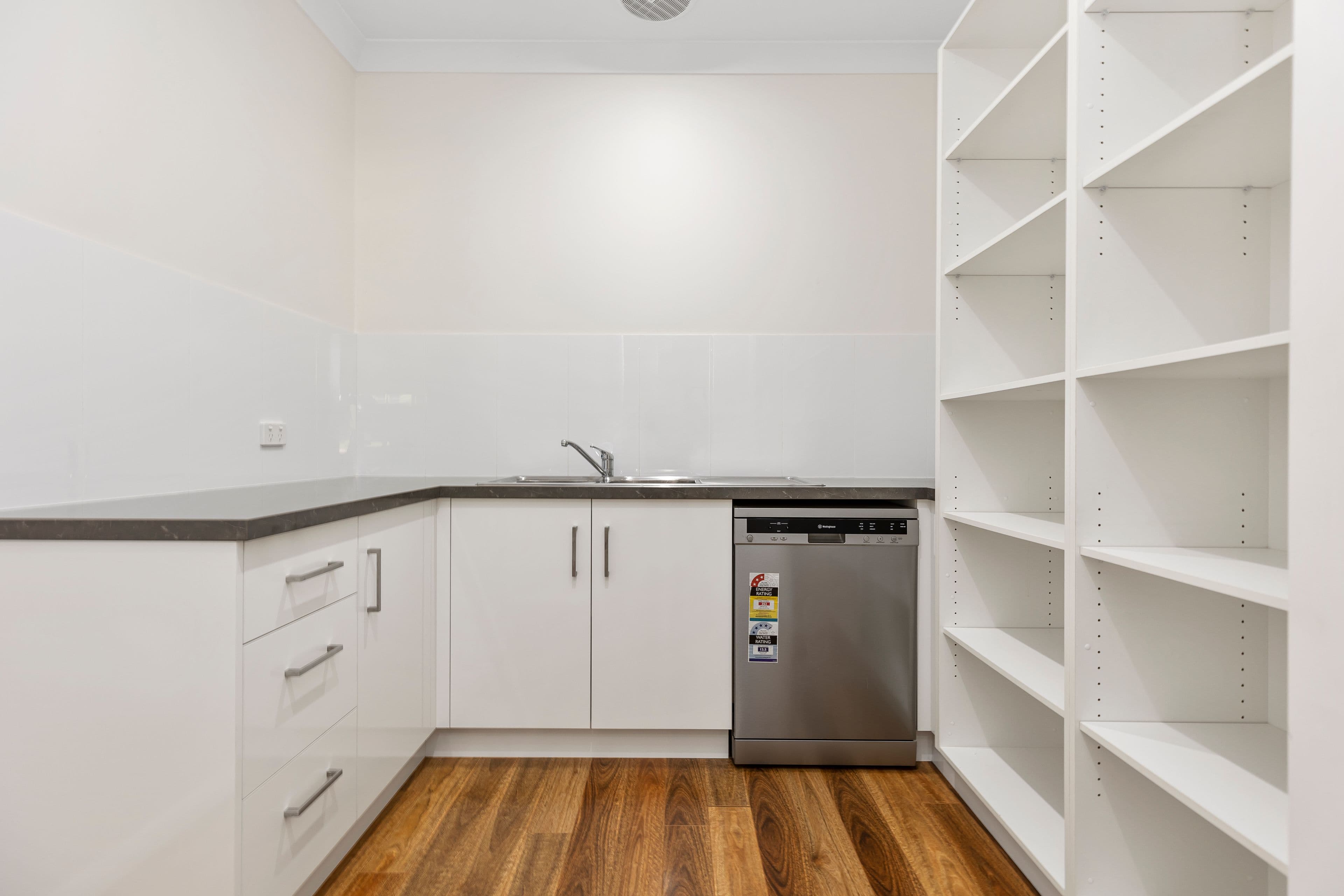 15 Sturrock Drive, Boorooma NSW 2650, Boorooma - Thumbnail 4