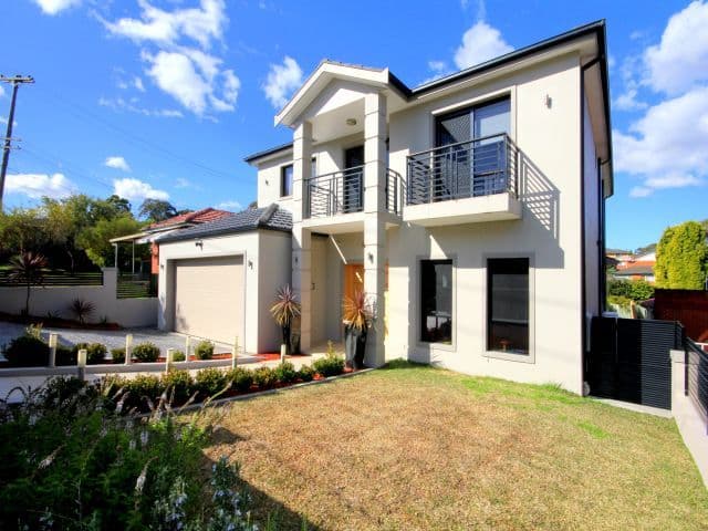 31 Surrey Avenue, GEORGES HALL NSW 2198, Georges Hall - Thumbnail 2