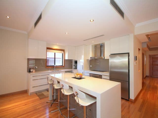 31 Surrey Avenue, GEORGES HALL NSW 2198, Georges Hall - Thumbnail 6