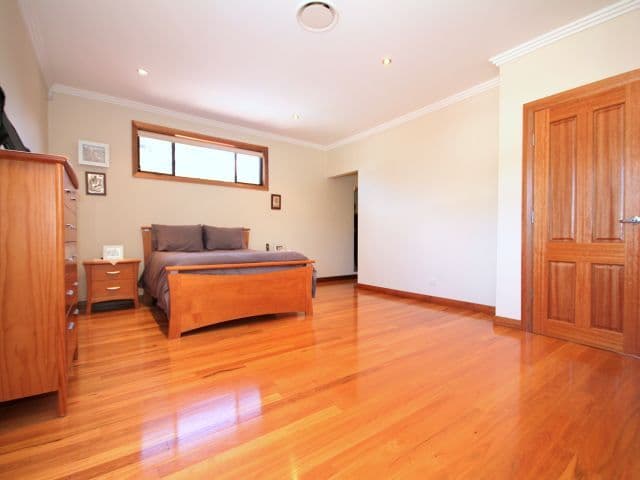 31 Surrey Avenue, GEORGES HALL NSW 2198, Georges Hall - Thumbnail 7