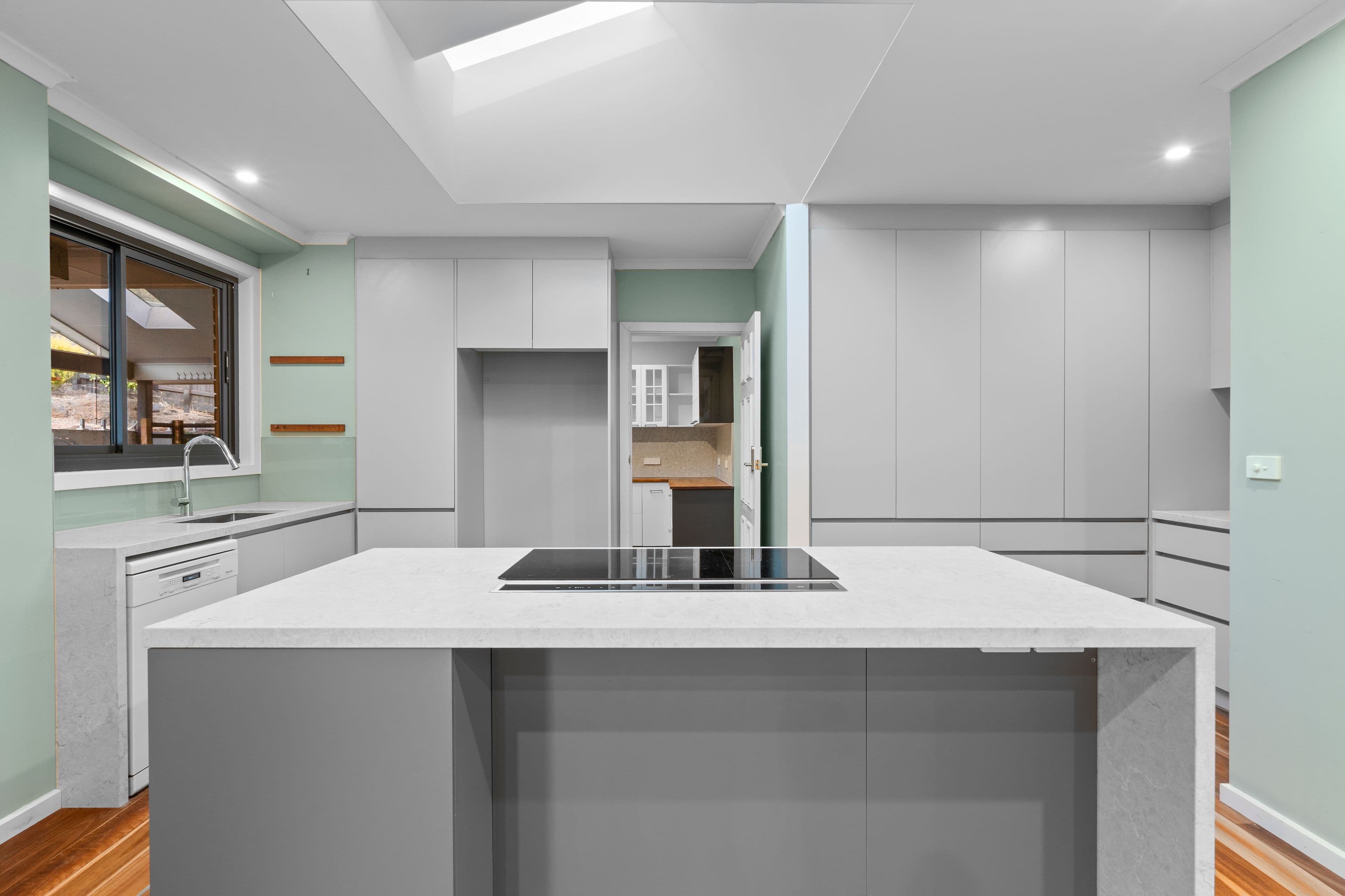 34 Nyora Road, Eltham VIC 3095, Eltham - Thumbnail 3