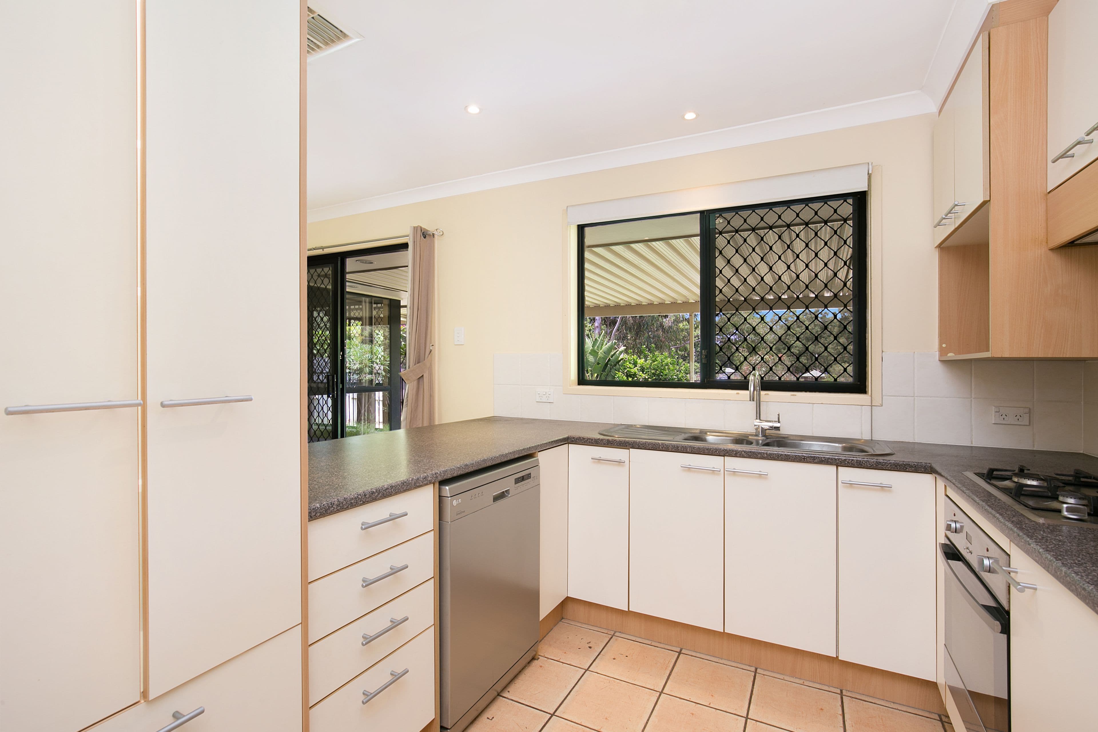 5 Freycinet Court, Loganholme QLD 4129, Loganholme - Thumbnail 2