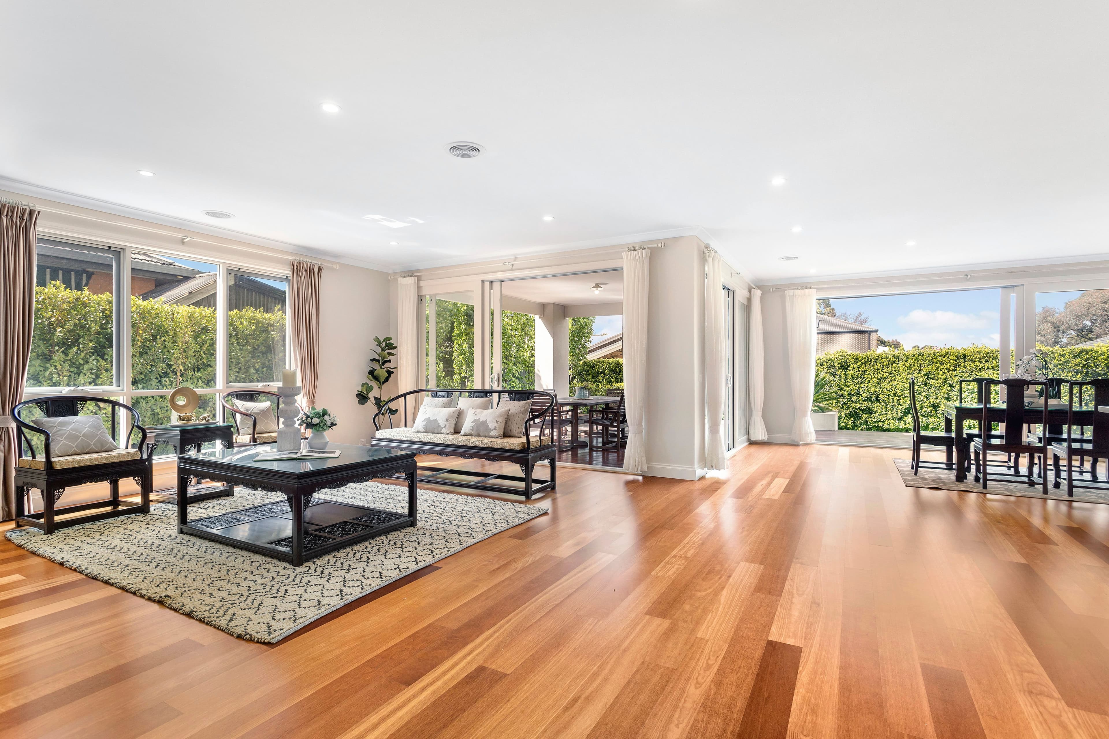 4 Willow Avenue, Glen Waverley VIC 3150, Glen Waverley - Thumbnail 2