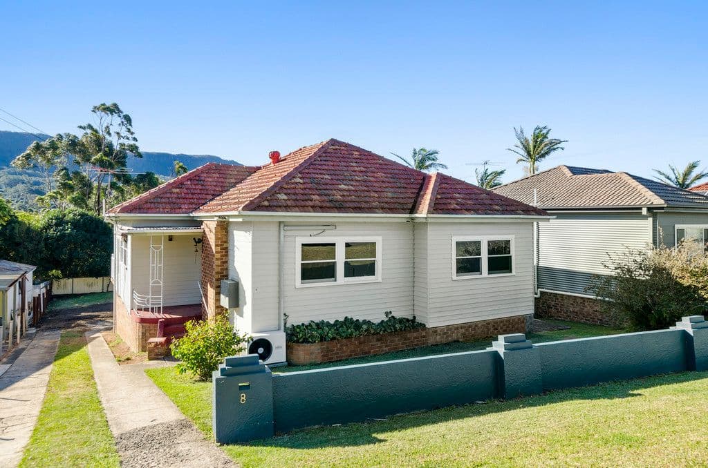 8 Sturdee Avenue, Bulli - Image 1