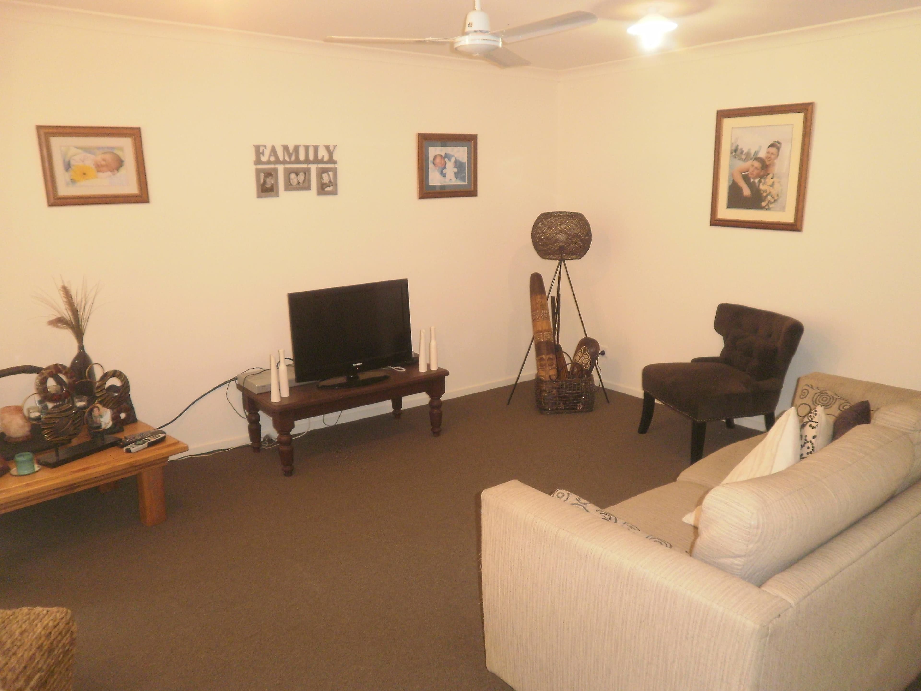 9 Wicket Street, SUNBURY VIC 3429, Sunbury - Thumbnail 2