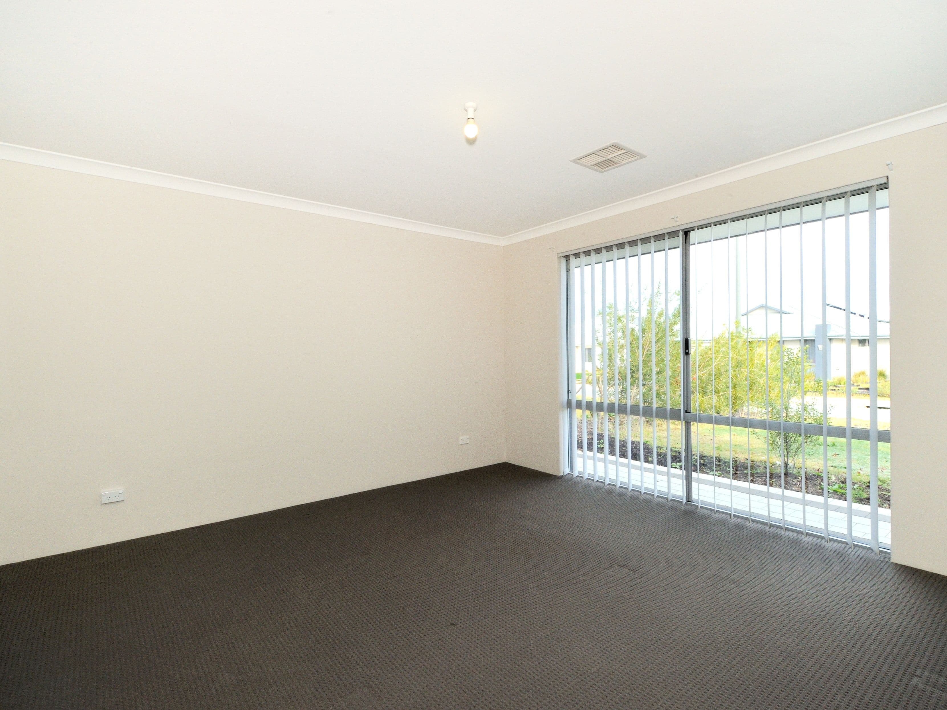 18 Quartz Avenue, Wellard WA 6170, Wellard - Thumbnail 2