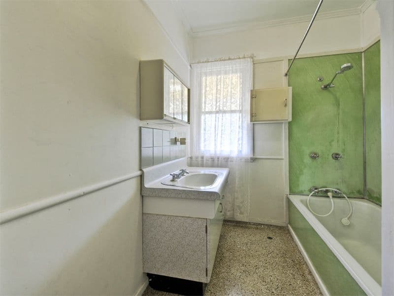 84 Molloy Road, CANNON HILL QLD 4170, Cannon Hill - Thumbnail 6