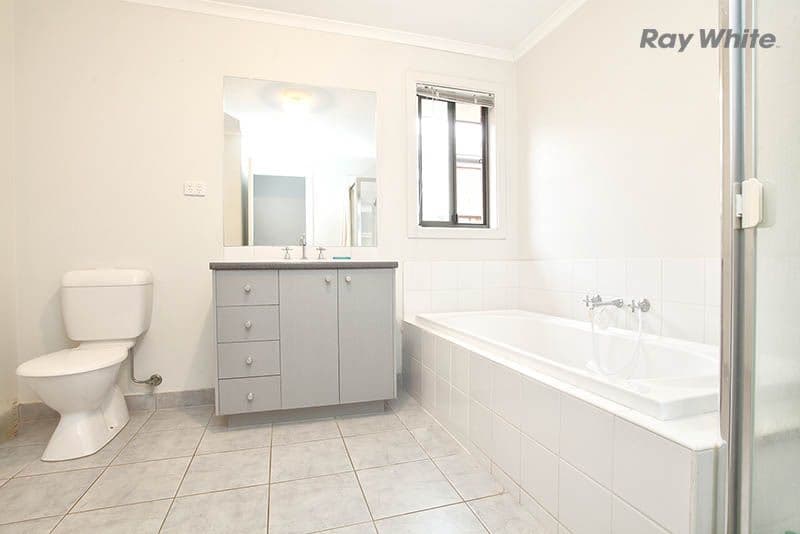 38 Edmund Drive, TARNEIT VIC 3029, Tarneit - Thumbnail 2