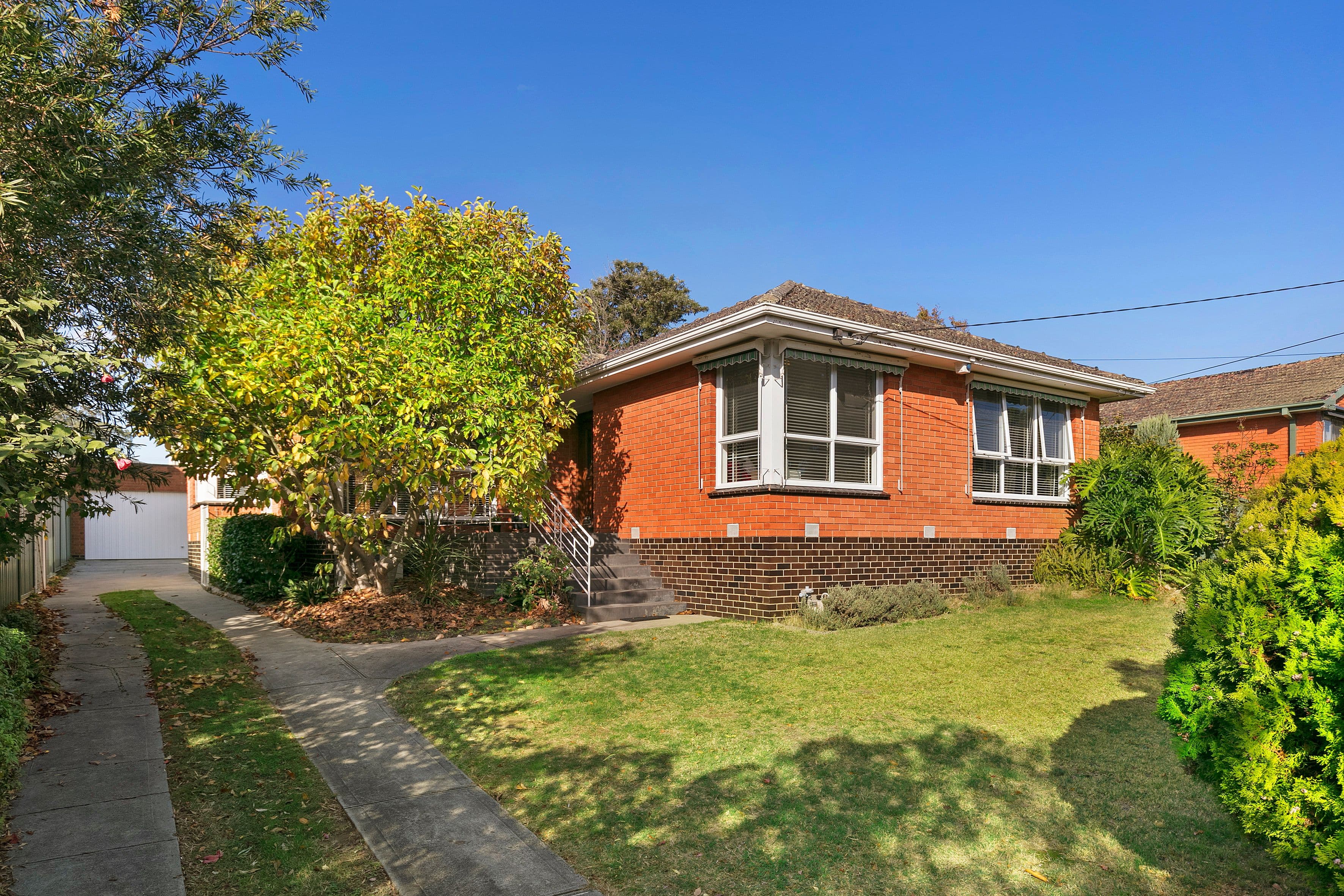16 Burramine Road, Glen Waverley VIC 3150, Glen Waverley - Image 1