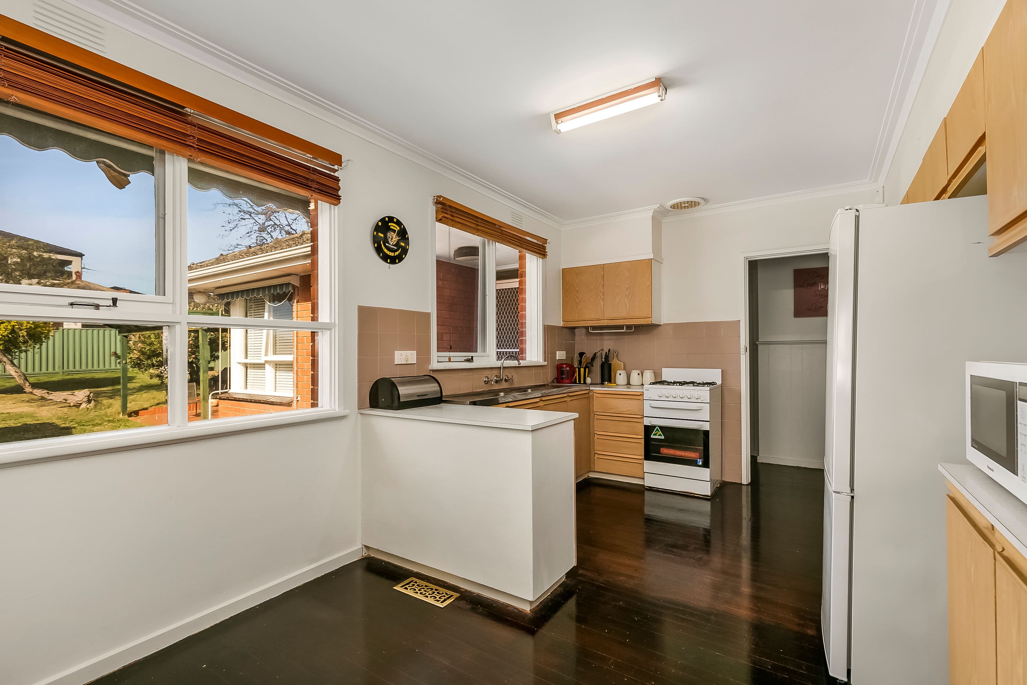 16 Burramine Road, Glen Waverley VIC 3150, Glen Waverley - Thumbnail 2