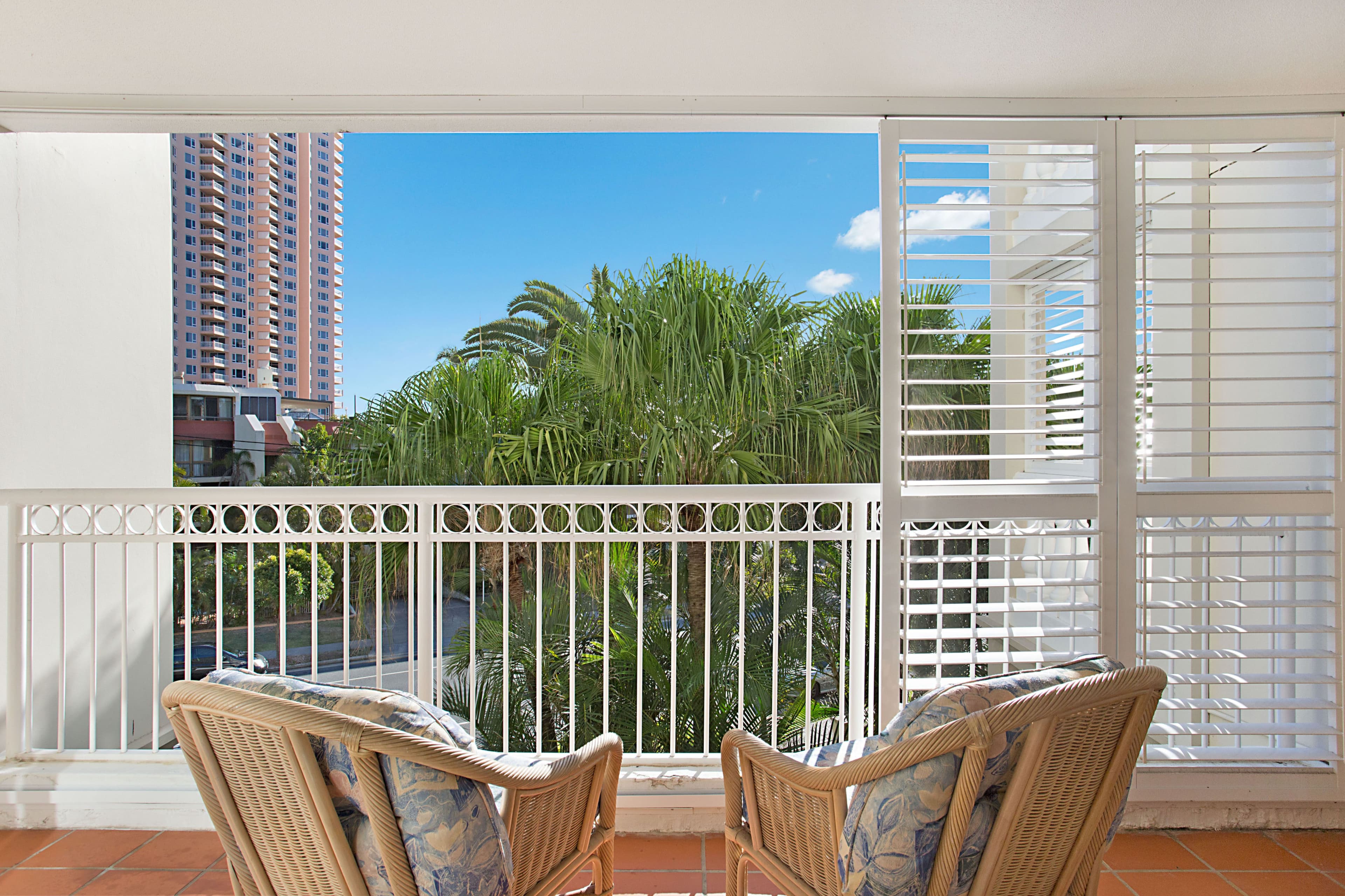 22 'La Grande' 122-130 Old Burleigh Road, Broadbeach QLD 4218, Broadbeach - Thumbnail 2