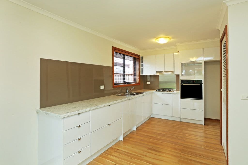 24 Henderson Drive, Lara VIC 3212, Lara - Thumbnail 2